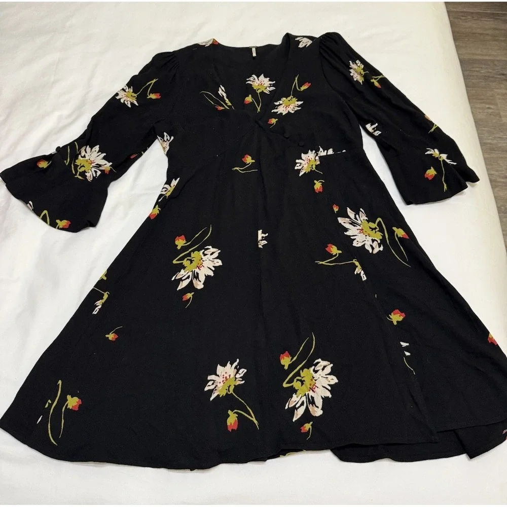 Free People Women's Black‎ Mini Floral Dress With Bell Sleeves Size XS